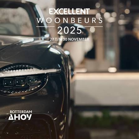 Campagnebeeld van de EXCELLENT Woonbeurs 2025 met een luxe auto