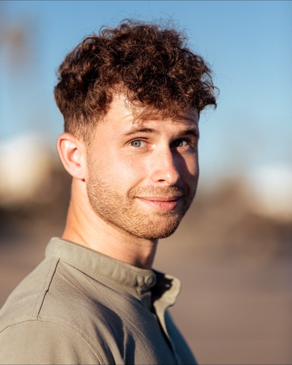Portret in de avondzon